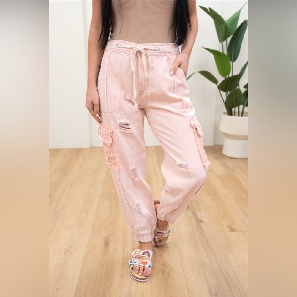 BRAND NEW POL Distressed Coral Haze Drawstring Cargo Pants Size Large